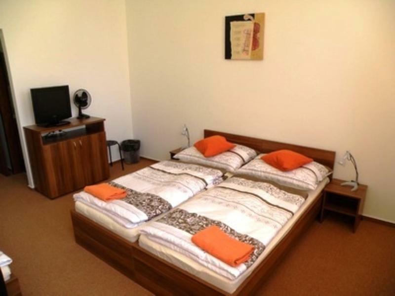 Salur Bed & Breakfast Nové Zámky Dış mekan fotoğraf